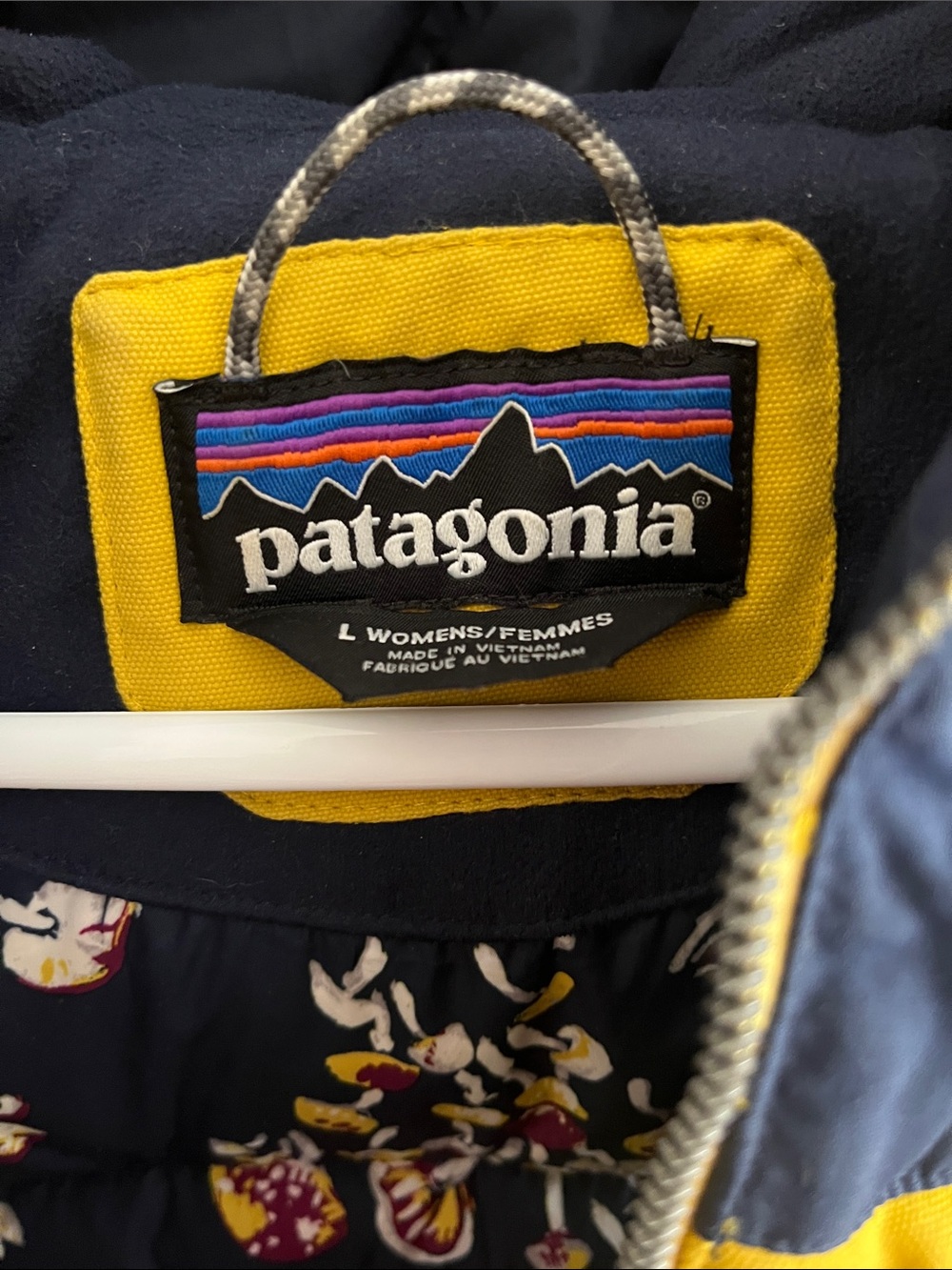 Patagonia womens Yellow and Navy Colorblock Puffer Vest - Picture 3 of 4
